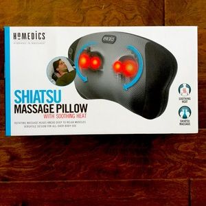 Shiatsu massage pillow with soothing heat
